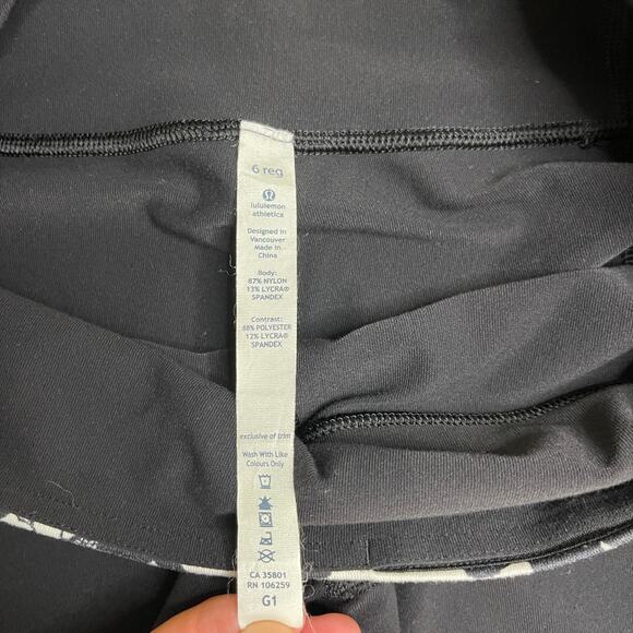 Vintage Lululemon Groove Flare Y2K Yoga Pants White Black Floral Band Women's 6 - Picture 3 of 9